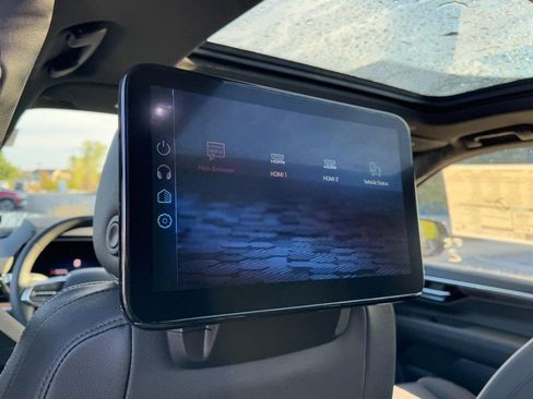 New 2026 Chevrolet Suburban Premier image 9