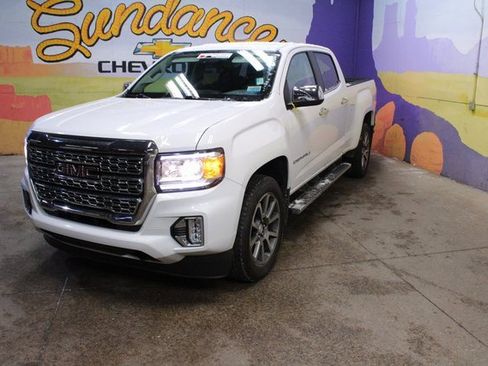 Used 2021 GMC Canyon Denali image 4
