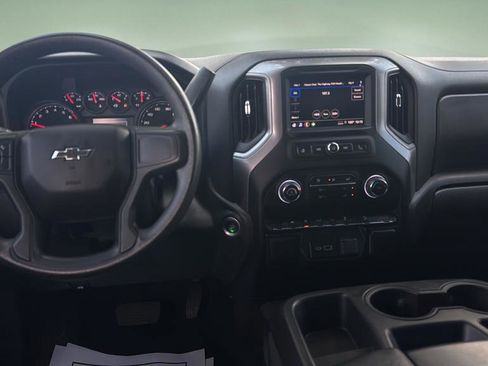Used 2022 Chevrolet Silverado 1500 Custom Trail Boss AWD/4WD image 9