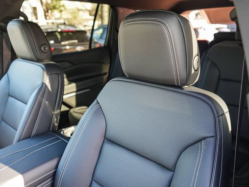 New 2027 Chevrolet Traverse LT w/ Driver Confidence Package FWD image 24
