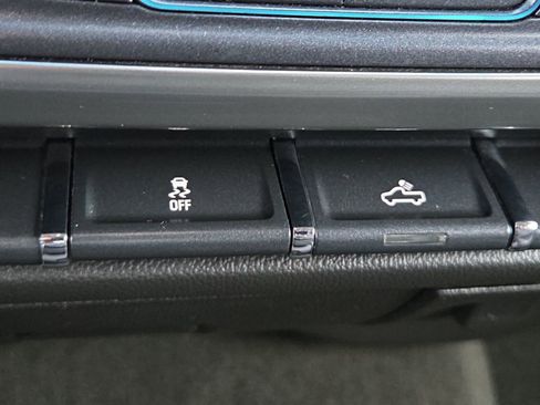 Used 2018 Chevrolet Silverado 1500 LT image 17