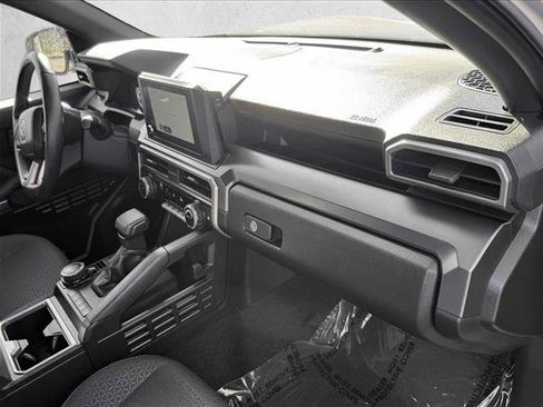 Certified 2025 Toyota 4Runner SR5 AWD/4WD image 19
