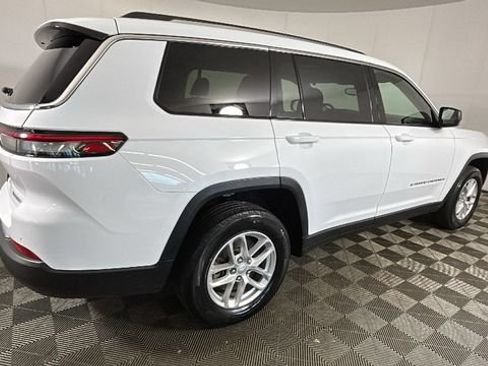 Used 2023 Jeep Grand Cherokee L Laredo w/ Luxury Tech Group I AWD/4WD image 2
