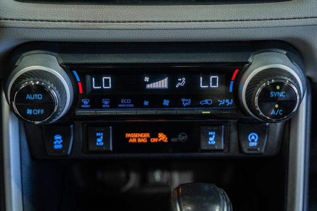 Used 2021 Toyota RAV4 XLE Premium FWD image 19