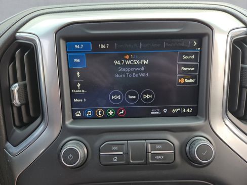 Used 2019 Chevrolet Silverado 1500 RST w/ All-Star Edition AWD/4WD image 18