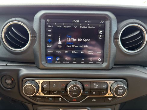 Used 2023 Jeep Wrangler Sahara w/ Cold Weather Group image 16