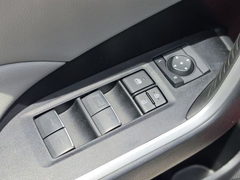 Used 2025 Toyota RAV4 XLE Premium AWD/4WD image 18