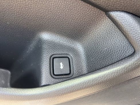 Used 2018 Honda Accord Touring image 39