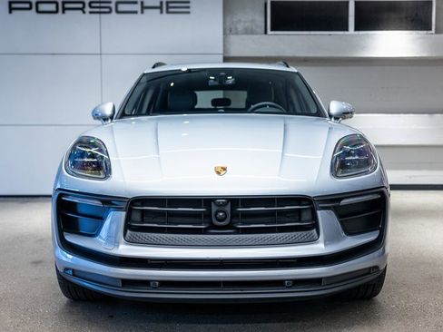Certified 2025 Porsche Macan image 11