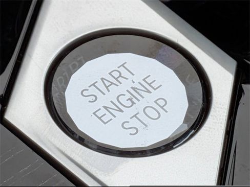 Used 2025 BMW X7 M60i image 37