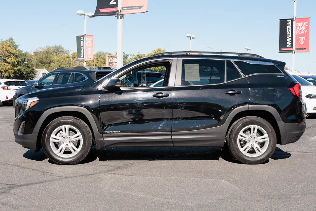 Used 2021 GMC Terrain SLE w/ Driver Convenience Package FWD image 10