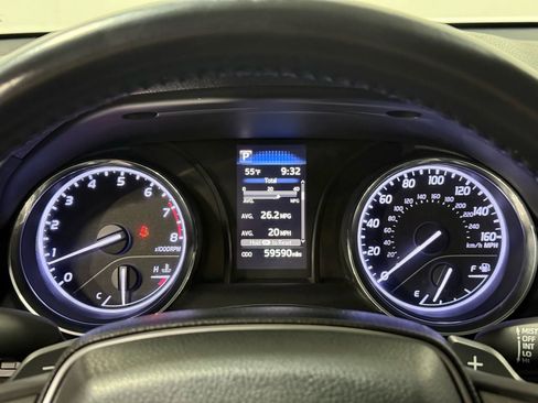 Used 2019 Toyota Camry SE w/ Carpet Mat Package image 27