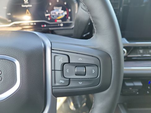 Used 2025 GMC Sierra 2500 SLT w/ SLT Premium Package AWD/4WD image 21