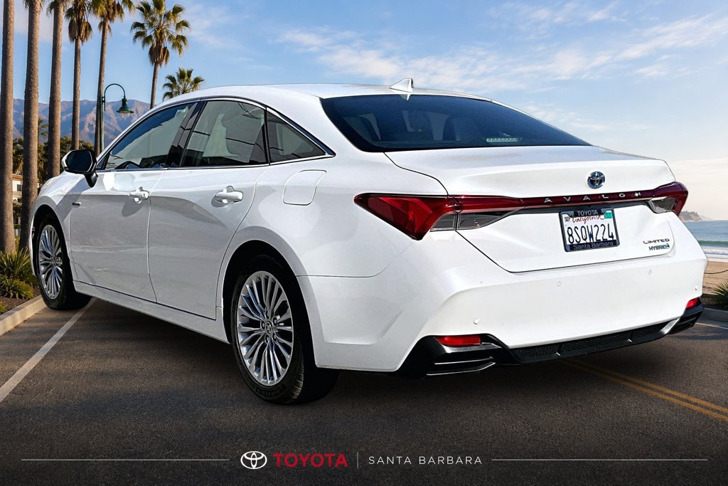 Used 2021 Toyota Avalon Limited w/ Advanced Safety Package FWD image 4