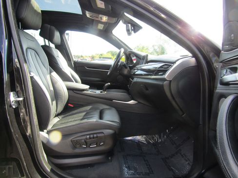 Used 2017 BMW X6 xDrive50i image 12
