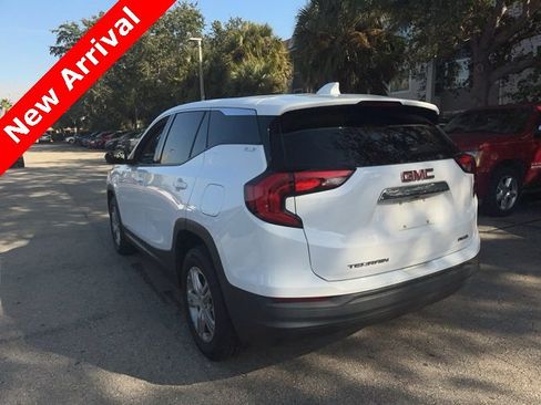 Used 2020 GMC Terrain SLE image 13