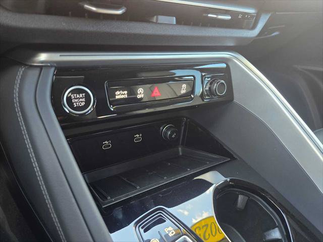 Used 2025 Audi Q5 Premium w/ Convenience Package AWD/4WD image 30