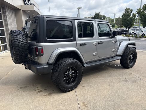 Used 2020 Jeep Wrangler Unlimited Sahara AWD/4WD image 20