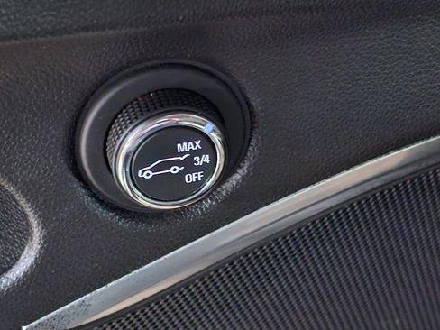 Used 2020 Buick Enclave Essence image 27