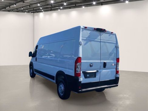 Used 2026 RAM ProMaster 2500 w/ Convenience Group FWD image 5