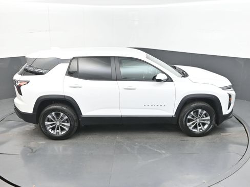 Used 2025 Chevrolet Equinox LT FWD image 38
