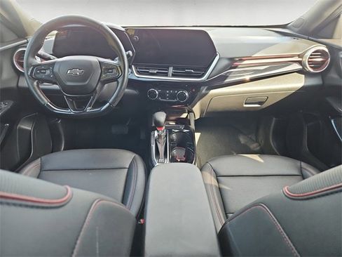 Used 2024 Chevrolet Trax RS w/ Sunroof Package image 10