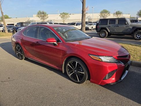 Used 2019 Toyota Camry XSE image 2