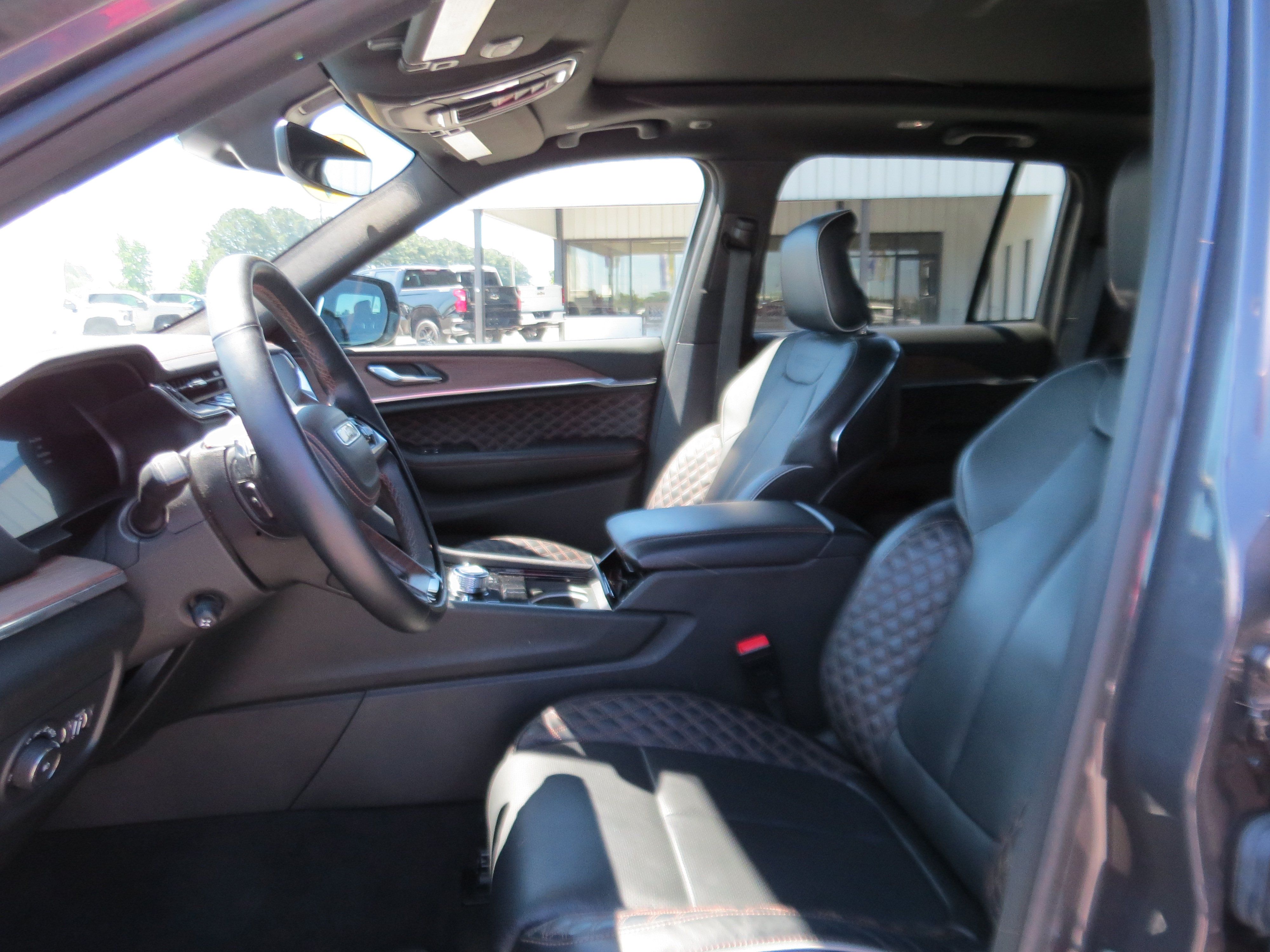Used 2025 Jeep Grand Cherokee Summit AWD/4WD image 15