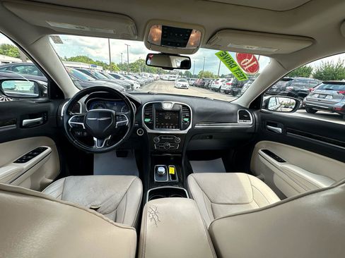 Used 2016 Chrysler 300 C image 20