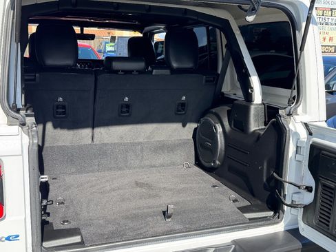 Used 2021 Jeep Wrangler Unlimited Sahara w/ Cold Weather Group image 16