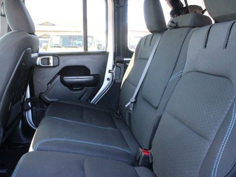 Used 2022 Jeep Wrangler Unlimited Rubicon 4xe image 44