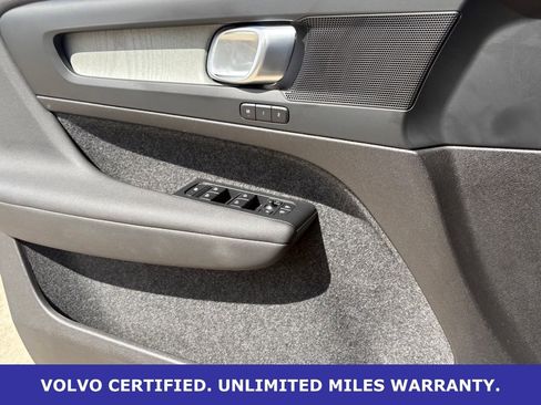 Certified 2025 Volvo XC40 B5 Plus AWD/4WD image 25