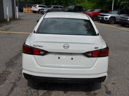 Used 2024 Nissan Altima 2.5 SR FWD image 7