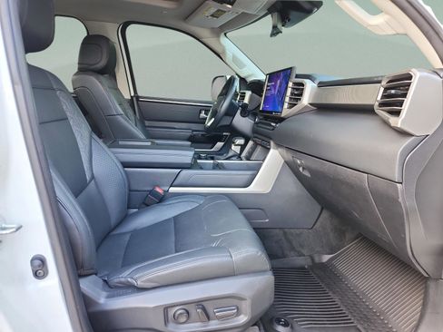 Used 2024 Toyota Tundra Limited image 21