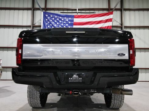 Used 2017 Ford F250 Platinum w/ Platinum Ultimate Package image 9