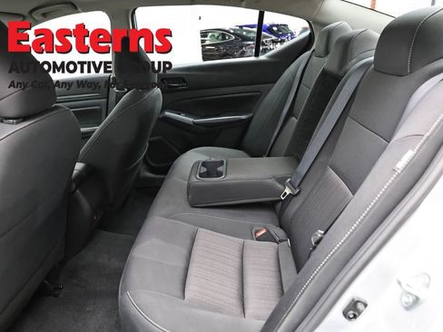 Used 2024 Nissan Altima 2.5 SV FWD image 21
