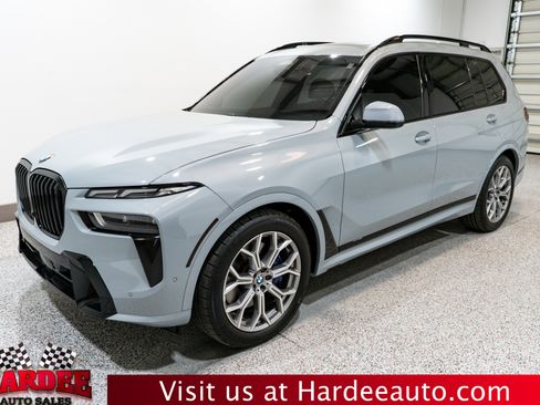Used 2024 BMW X7 xDrive40i w/ M Sport Package image 2