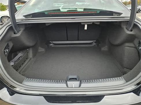 Used 2024 Mercedes-Benz E 350 4MATIC Sedan image 35