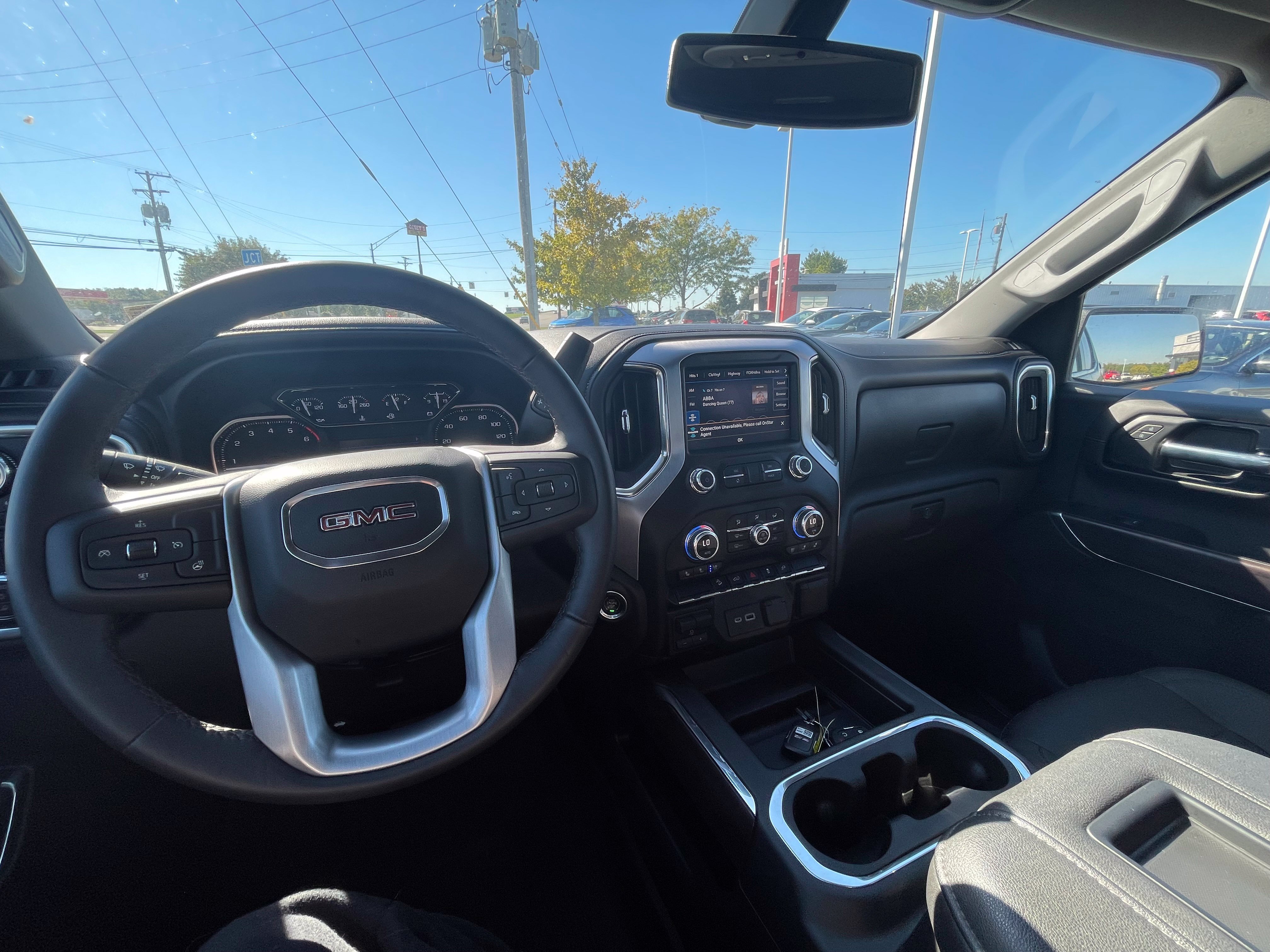 Used 2022 GMC Sierra 1500 SLT w/ SLT Premium Package AWD/4WD image 9