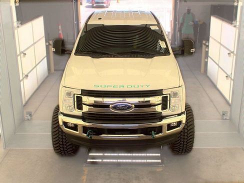 Used 2019 Ford F250 XLT w/ XLT Value Package AWD/4WD image 2