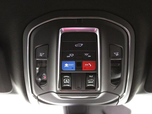 Certified 2025 Jeep Grand Cherokee Laredo X w/ Luxury Tech Group I AWD/4WD image 25