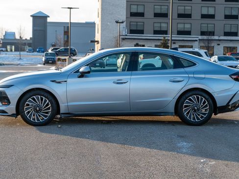 Certified 2025 Hyundai Sonata SEL image 4