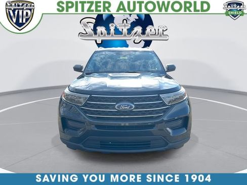 Used 2023 Ford Explorer XLT image 3
