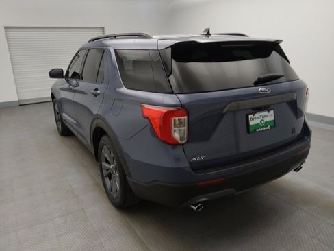 Used 2021 Ford Explorer XLT w/ Equipment Group 202A image 5