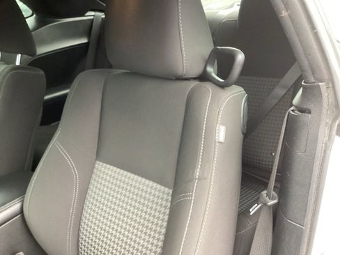 Used 2021 Dodge Challenger SXT image 11