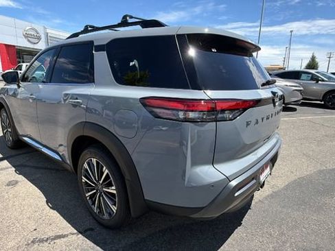 New 2026 Nissan Pathfinder Platinum AWD/4WD image 6
