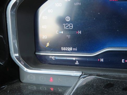 Used 2022 Chevrolet Silverado 1500 LT AWD/4WD image 32