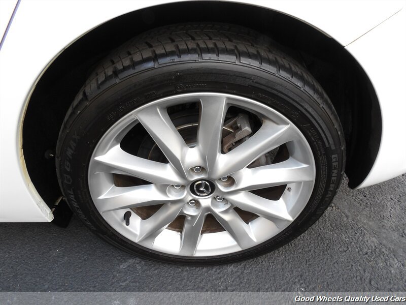 Used 2017 MAZDA MAZDA3 Grand Touring w/ Premium Equipment Package FWD image 9