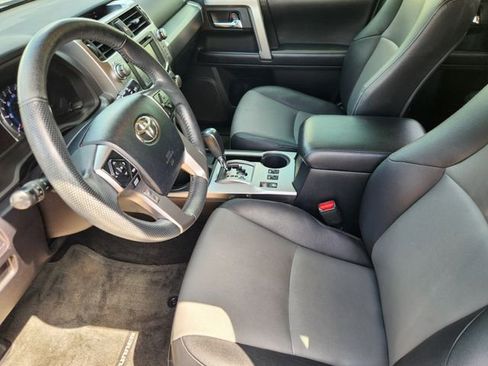 Used 2018 Toyota 4Runner SR5 Premium RWD image 13