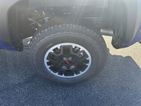 New 2025 Toyota Tacoma TRD Off-Road image 11